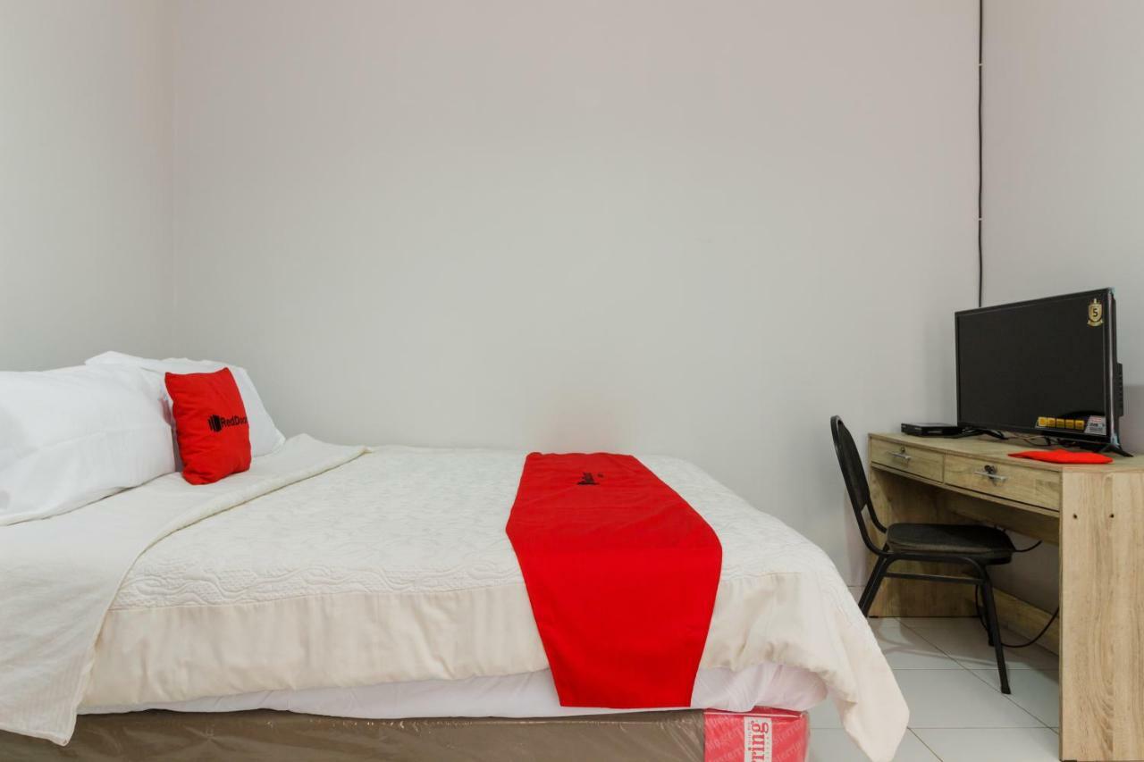 Reddoorz Syariah Near Pondok Indah Mall 3 Jakarta Kültér fotó